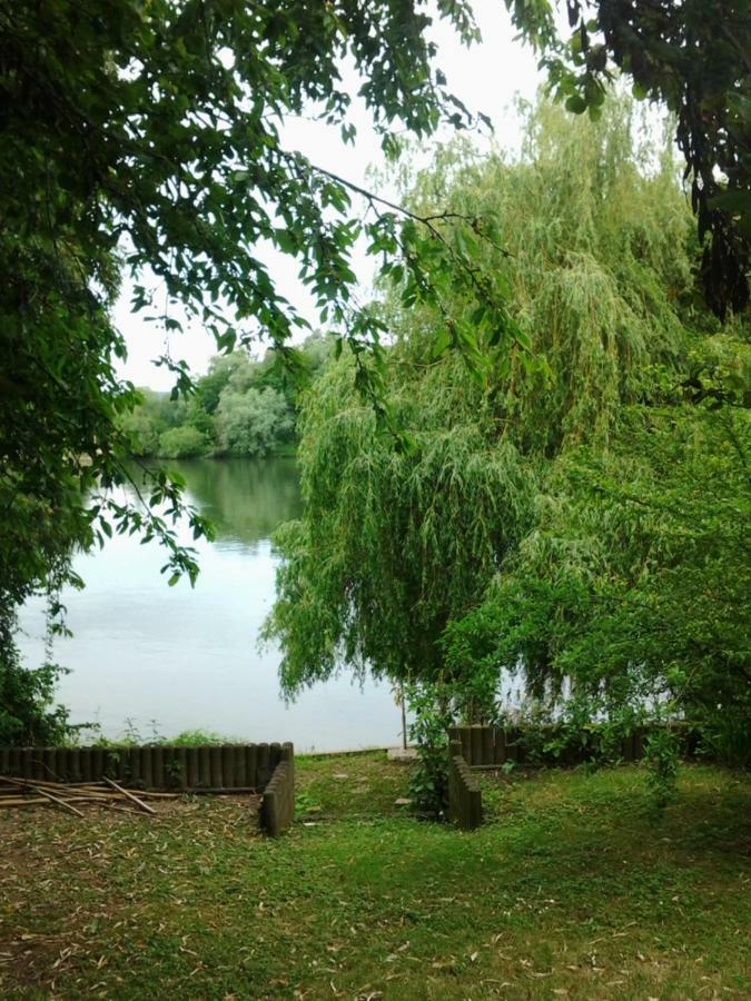 Les Seringats Poissy Exterior foto